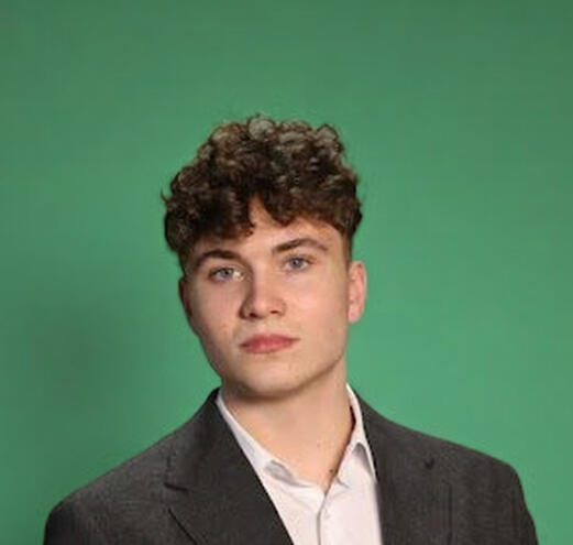 August er partner og ansvarlig for salg og rekruttering Han har over 5 års erfaring med salg og ledelse.